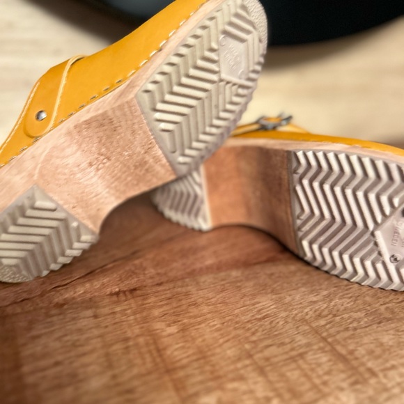 Mia Alma Clogs/ Free People - Picture 6 of 9